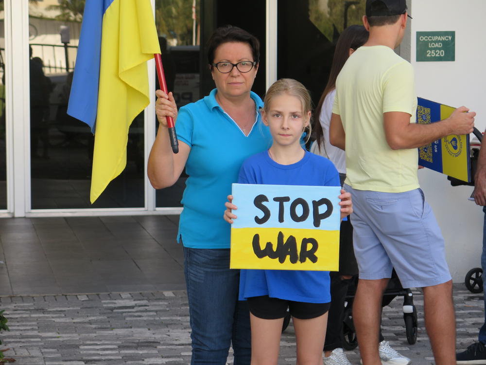 Tamara Khlypa and her granddaughter, Yarislava Khlypa at the rally.