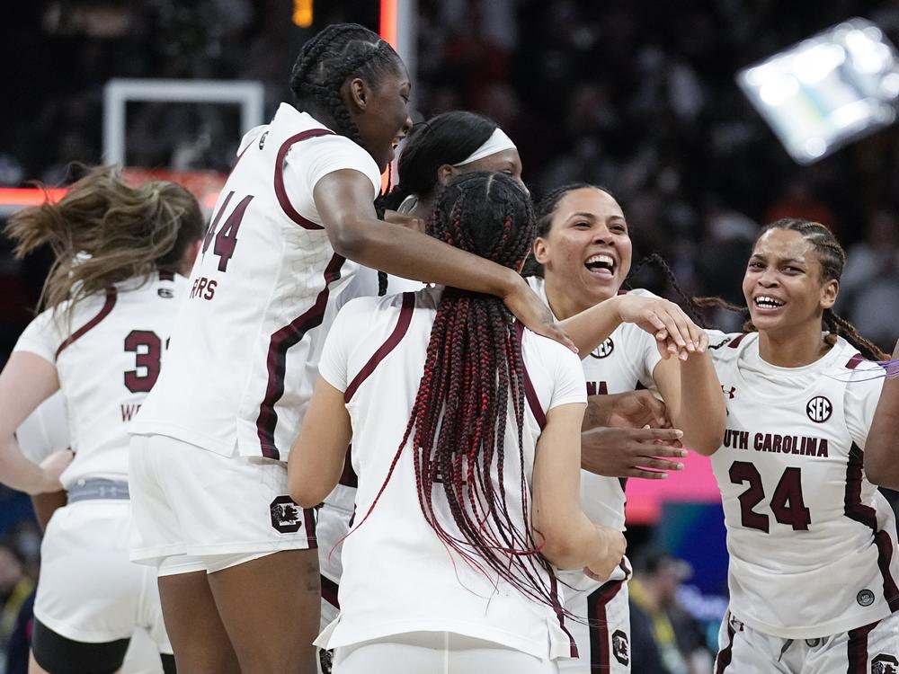 South Carolina players celebrate after winning the championship on Sunday night.