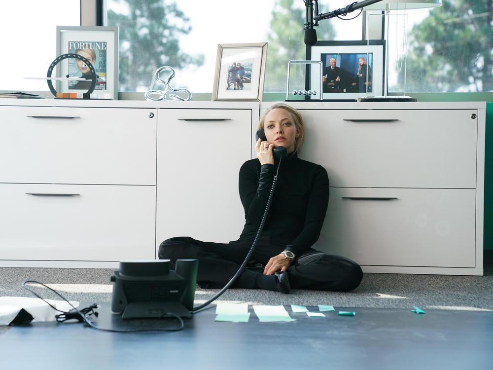 Elizabeth Holmes, played by Amanda Seyfried, in the final episode of <em>The Dropout</em>.
