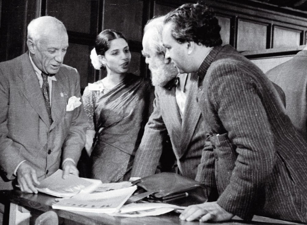 Minnette de Silva (second from left), a pioneering woman architects in Sri Lanka, meets with artist Pablo Picasso, sculptor Jo Davidson and writer Mulk Raj Anand at the World Congress of Intellectuals in Defense of Peace, held in Poland in 1948.