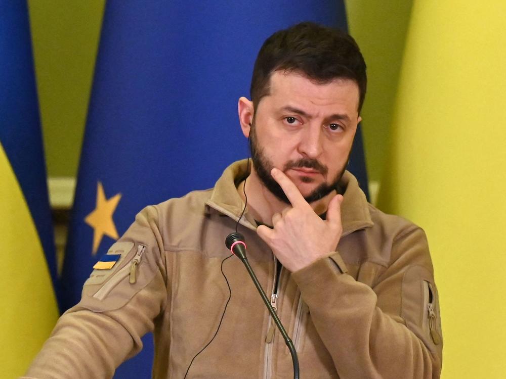 Ukraine's President Volodymyr Zelenskyy has announced plans to meet on Sunday with U.S. Secretary of State Antony Blinken and Secretary of Defense Lloyd Austin.