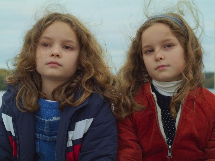 Twins JosÃ©phine and Gabrielle Sanz are 8-year-old playmates in <em>Petite Maman</em>.