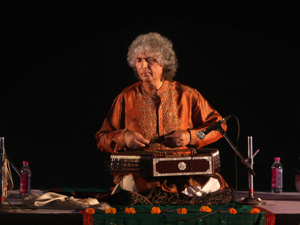 Indian musician and composer Shivkumar Sharman playing a concert in Pune, India, in 2009. Sharma died Tuesday at age 84.