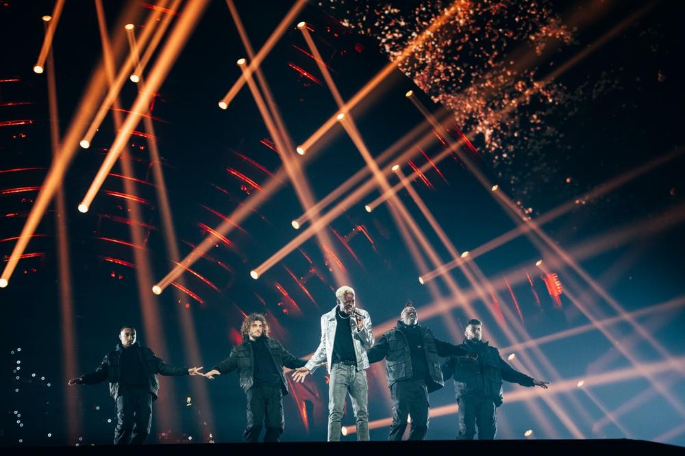 Jérémie Makiese performs during Semi-Finals.