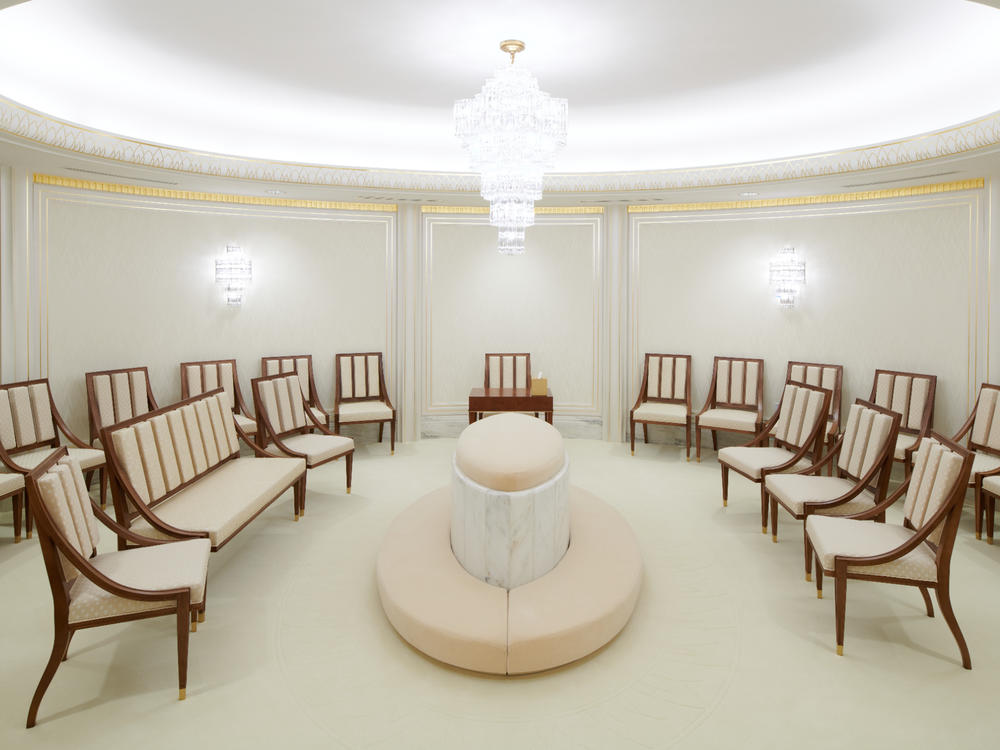 The sealing room.