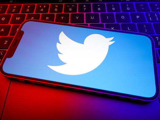 The Tampa Bay Rays and the New York Yankees used their Twitter accounts to increase awareness about gun violence instead of covering their game Thursday night.