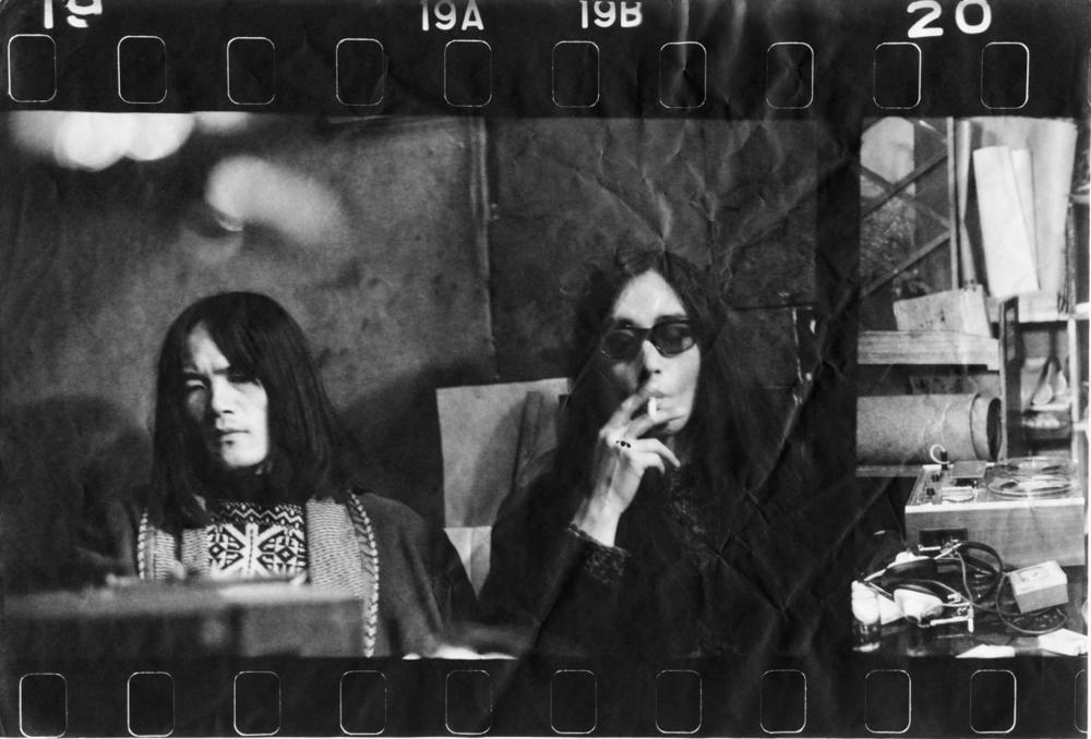 Where bands like Grateful Dead welcomed amateur live recordings, Takashi Mizutani (right), according to bassist Makoto Kubota, 