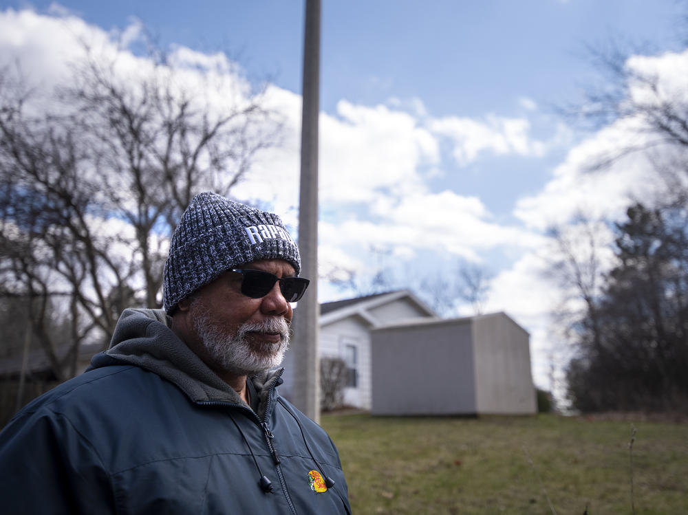 Peter Baker walks near the clubhouse at Lake Ivanhoe on Saturday, April 16, 2022.