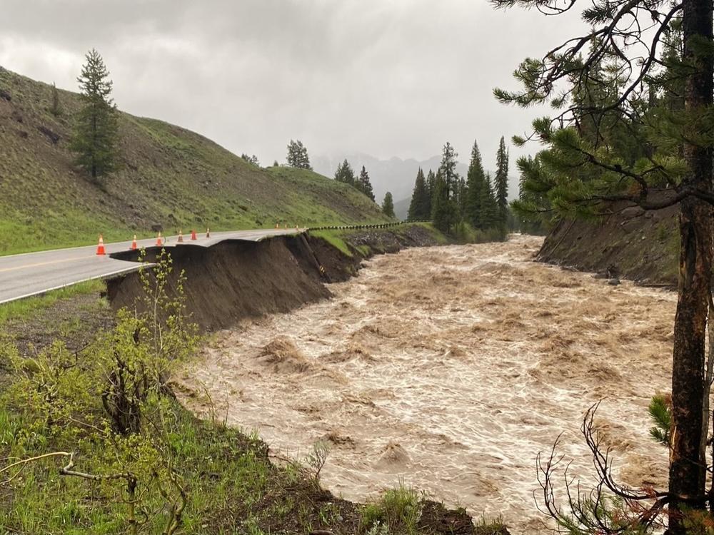 High water levels in the Lamar River eroding the Northeast Entrance Road.