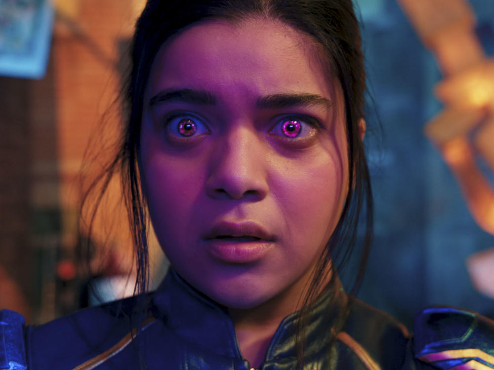 Kamala Khan, portrayed by Iman Vellani, is a Pakistani American teen living in Jersey City who discovers she has powers.