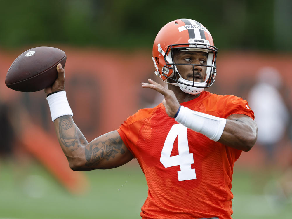 Cleveland Browns quarterback Deshaun Watson takes part in drills at the NFL football team's practice facility on June 14 in Berea, Ohio.