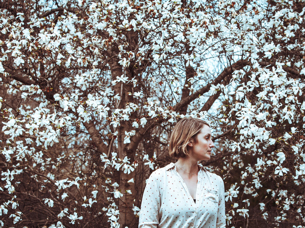 On Joan Shelley's <em>The Spur</em>, even home's sparest comforts feel hard-won.