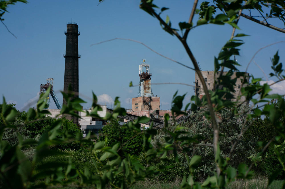 A closed coal mine in eastern Ukraine sports a Soviet star painted in Ukrainian colors. Many unprofitable mines have been shuttered or privatized.