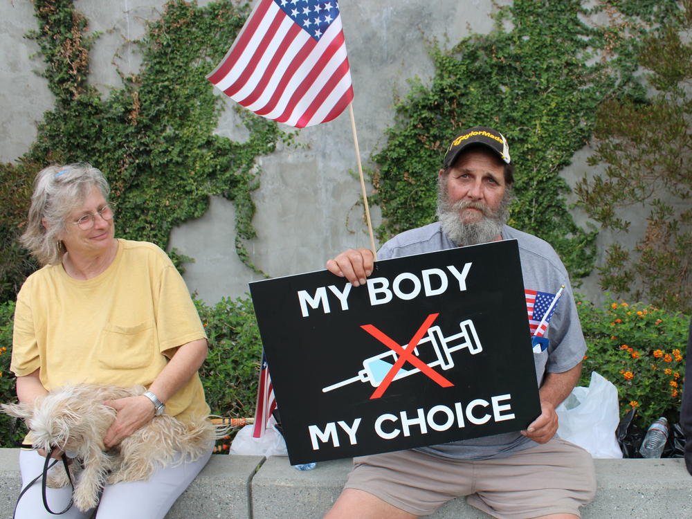 Steve Bova (center) traveled from Maryland to Los Angeles with the 