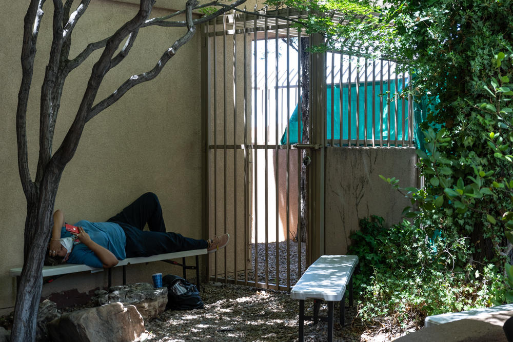 Patients wait in the courtyard at Southwestern Women's Options.