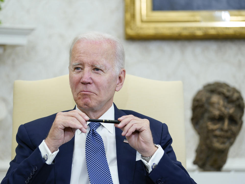 President Biden listens as Mexican President Andrés Manuel López Obrador delivers lengthy remarks in the Oval Office.