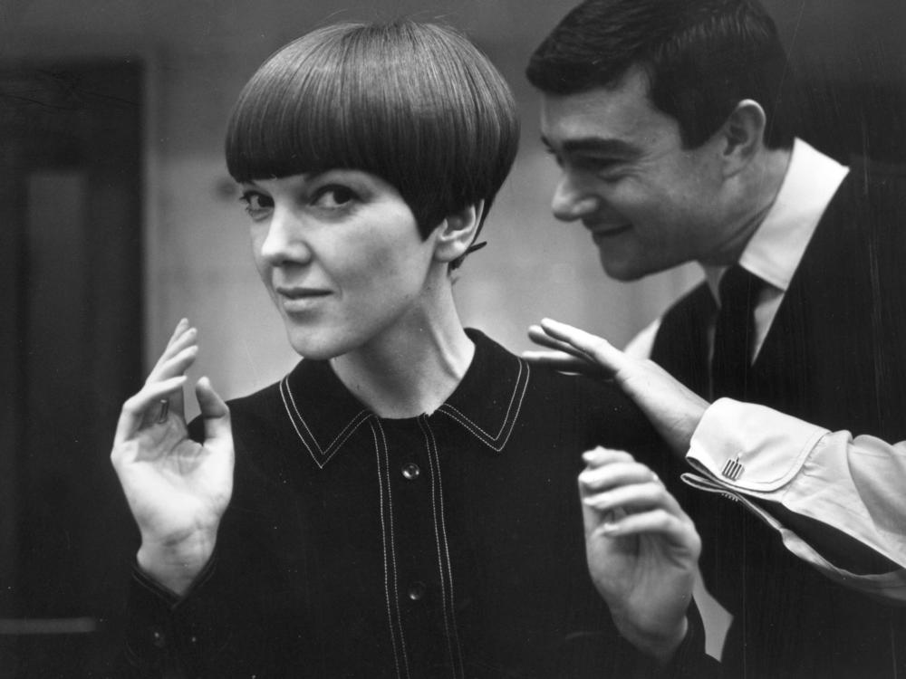 Designer Mary Quant, one of the leading lights of the British fashion scene in the 1960s, having her hair cut by Vidal Sassoon in 1964.