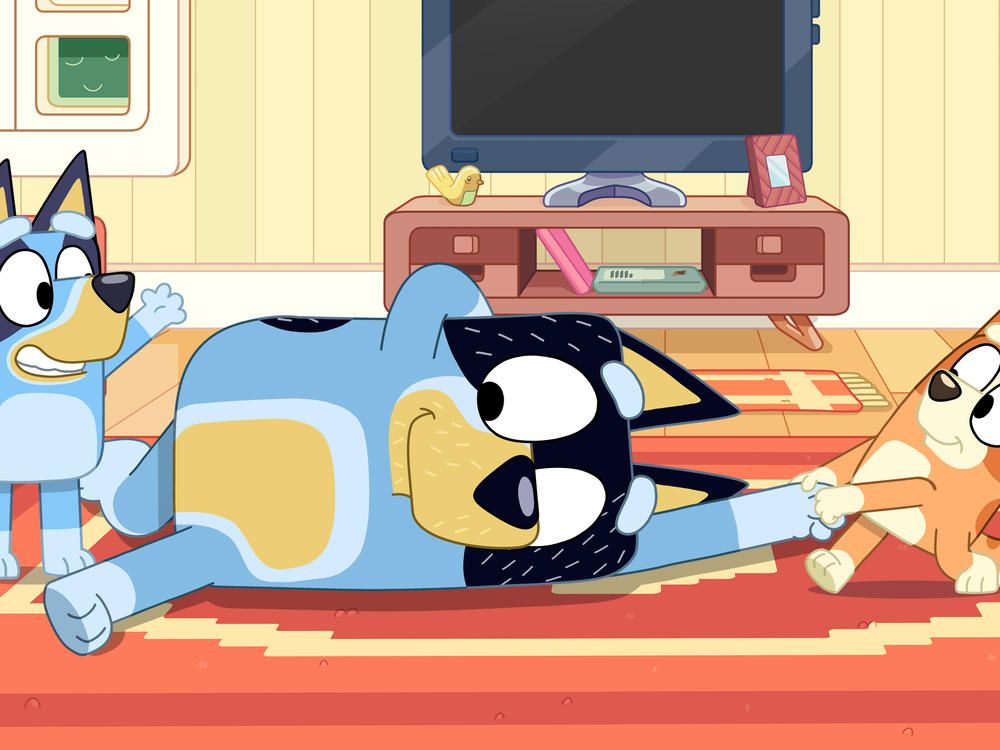 Dad becomes a rag doll and Bluey and Bingo have to work out how to move him so they can get some ice cream.