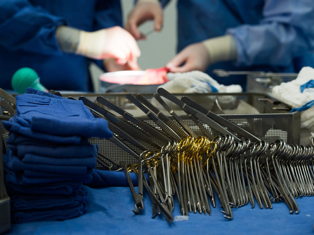 Surgical instruments used in a kidney transplant in 2016.  The agency that oversees organ allocation, the United Network for Organ Sharing, is under scrutiny after a report documented loss and waste of donated organs, often because of problems transporting the organs.