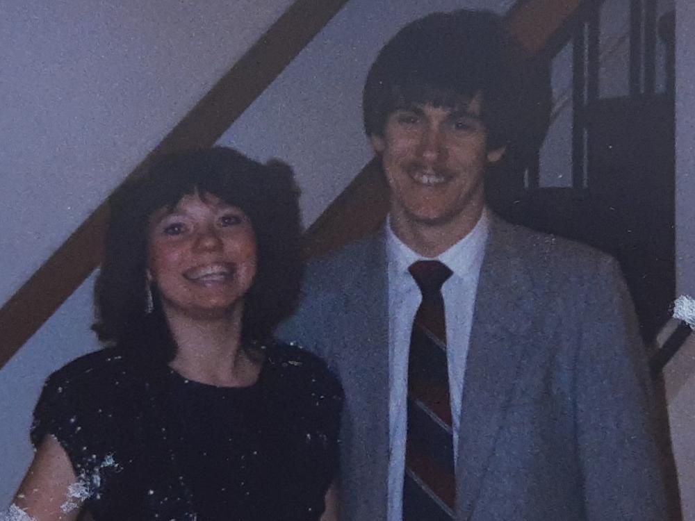 Brad and Susan met during college at a summer concert in Ottawa, Canada.