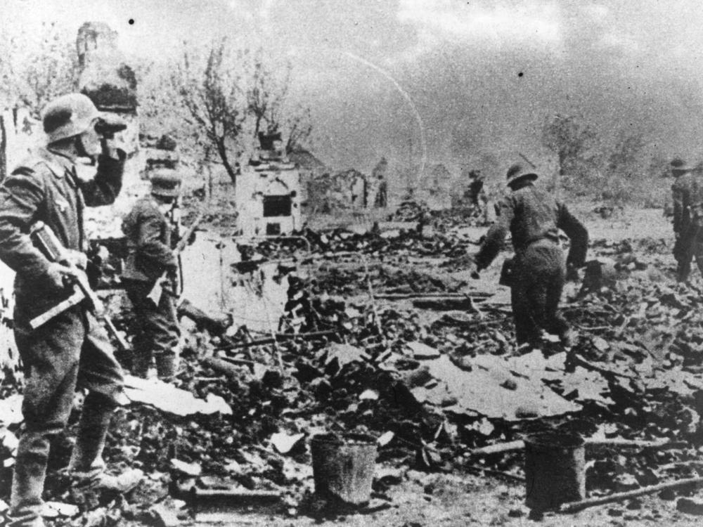 Adolf Hitler's aerial bombardment of the Soviet city of Stalingrad destroyed many of the city's roads and structures, which proved advantageous for the Soviet Union in urban warfare.