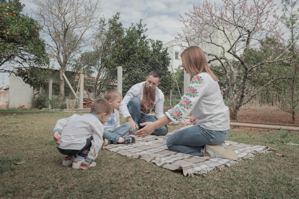 Pastor Vitalii Arshulik came to Prudentópolis from Ukraine 5 years ago to lead the local Baptist church, bringing his wife, Iryna, and their children. The pastor has helped make the 8 newly arrived refugee families feel at home: 