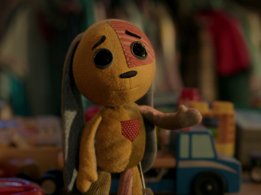 Ollie, voiced by Jonathan Groff, in <em></em><em>Lost Ollie</em> on Netflix.