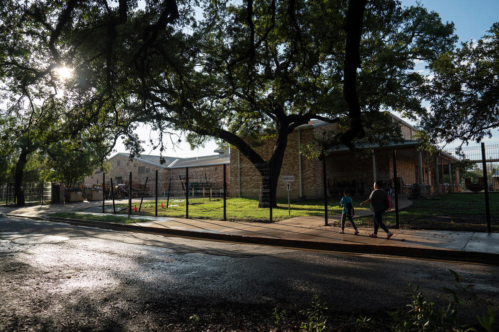 El campus reutilizado, llamado Uvalde Elementary School.