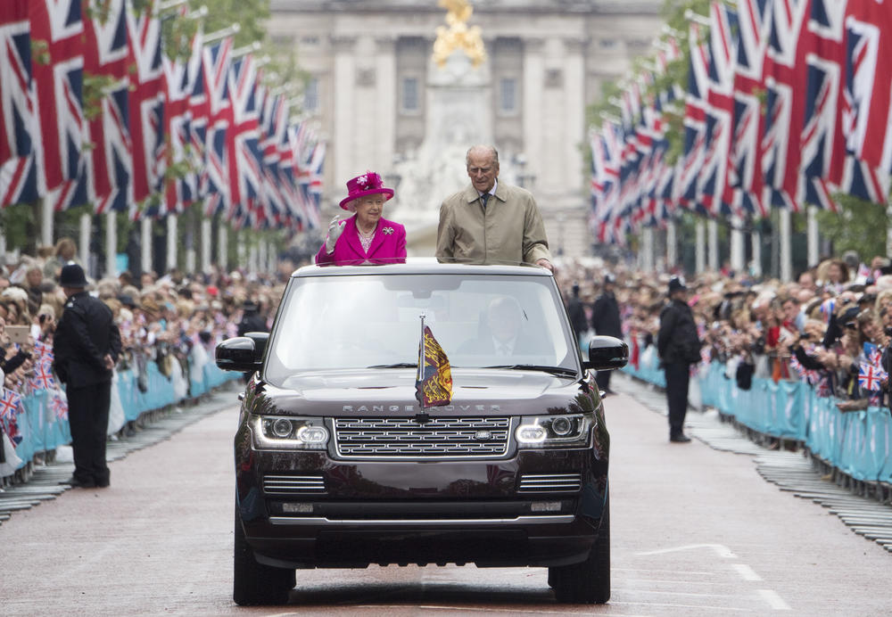 <strong>June 12, 2016:</strong> Queen Elizabeth II and Prince Philip, Duke of Edinburgh, wave to guests attending