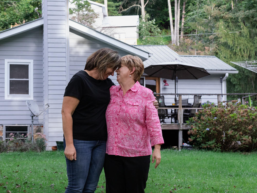 Even though the sisters hope a successful drug treatment for their family's form of dementia will emerge, they're now planning for a future without one. 