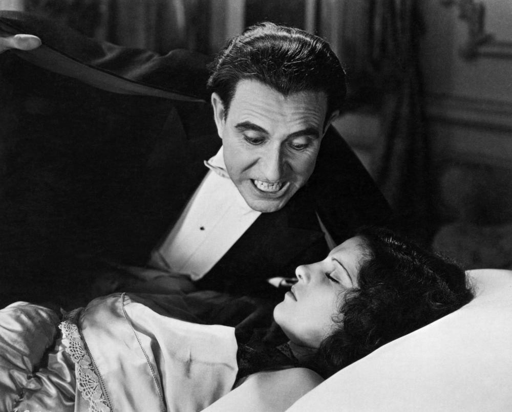Carlos Villarías and Lupita Tovar on-set of the 1931 Spanish-language version of <em>Dracula</em>.