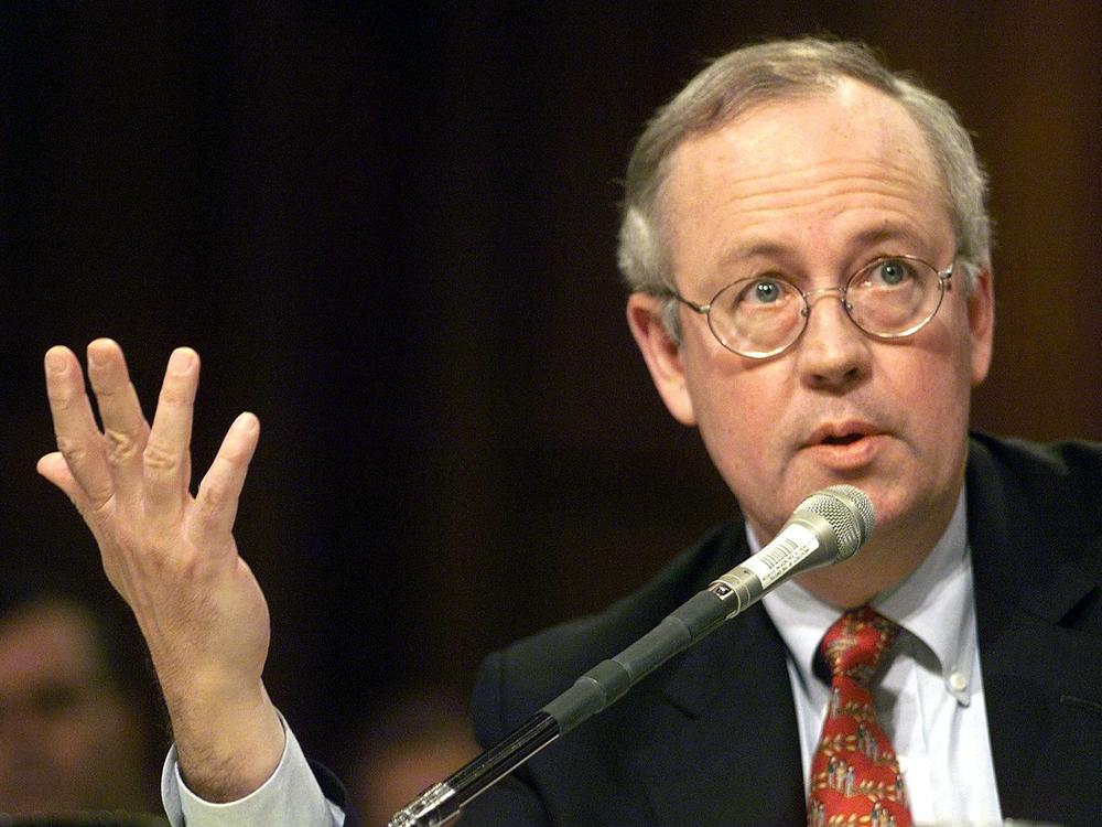 Independent counsel Ken Starr testifies before the Senate Governmental Affairs Committee in April 1999.