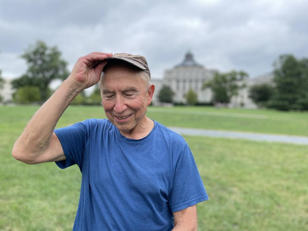 Brian Guvenir, a nurse from Anchorage, was delighted to run into Peltola in D.C. 