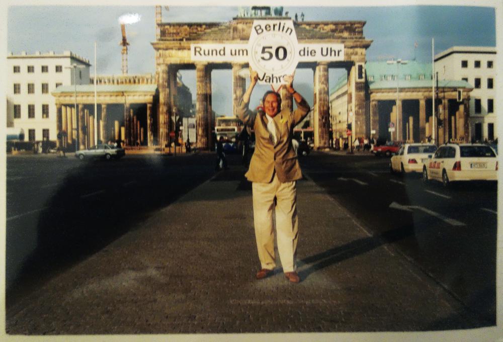 Heinz Zellermayer in front of the Brandenburg Gate in 1999 celebrating the 50th anniversary of the meeting that ended Berlin's curfew.