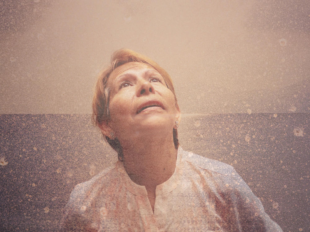 Mom in Mexico City, a year prior to her Alzheimer's diagnosis. She was already showing symptoms — misplacing things, withdrawing from social activities, changes in her mood and increased memory loss.