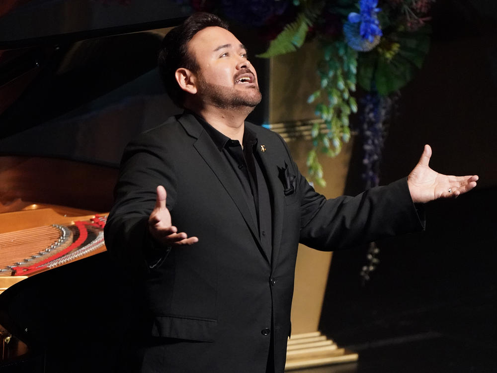 Mexican tenor Javier Camarena's recital at the LA Opera.
