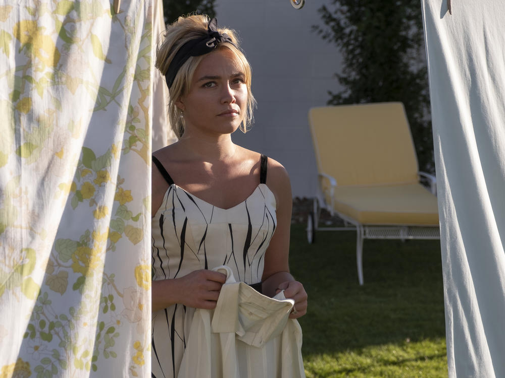 Florence Pugh plays Alice in <em>Don't Worry Darling</em>.