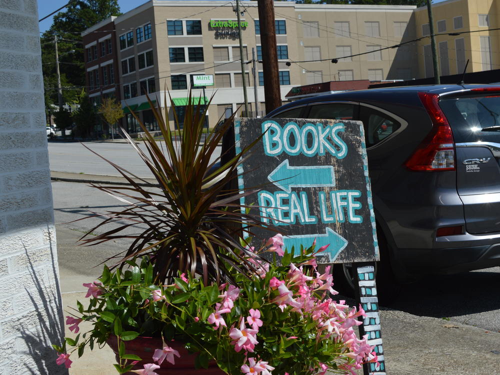A look at the sign outside Atlanta Vintage Books in Brookhaven, Ga.
