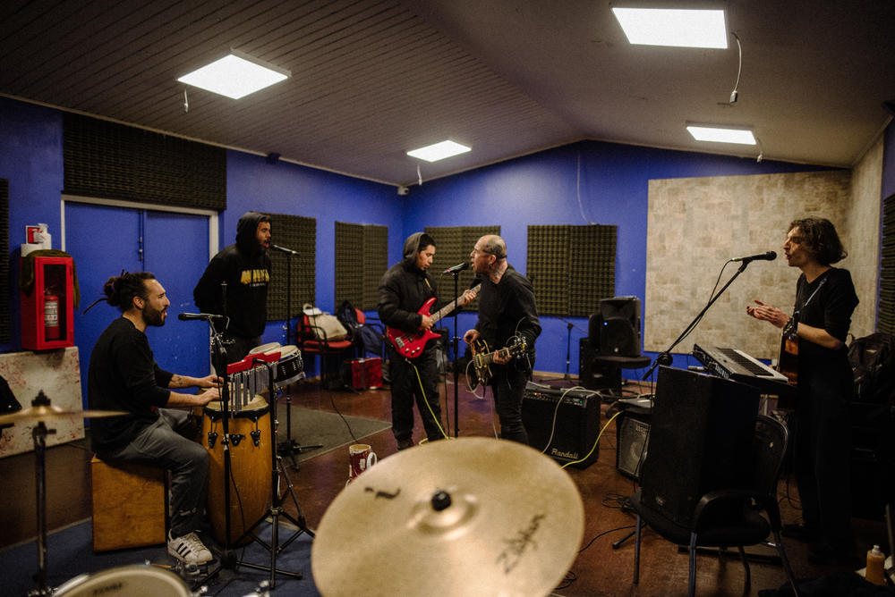 Hacía la Victoria band members rehearse in Santiago on Aug. 31. From left: Cesar Galloso, Andrés López, Miles Camus, Sergio Concha, Vicente Pascal.