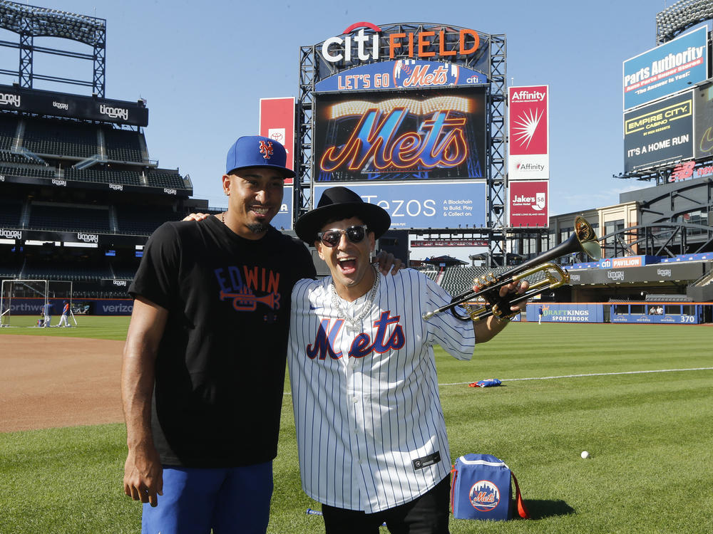 Edwin Díaz of the New York Mets and musician Timmy Trumpet pose for a photo before a game between the Mets and the Los Angeles Dodgers at Citi Field in New York City on Aug. 30.