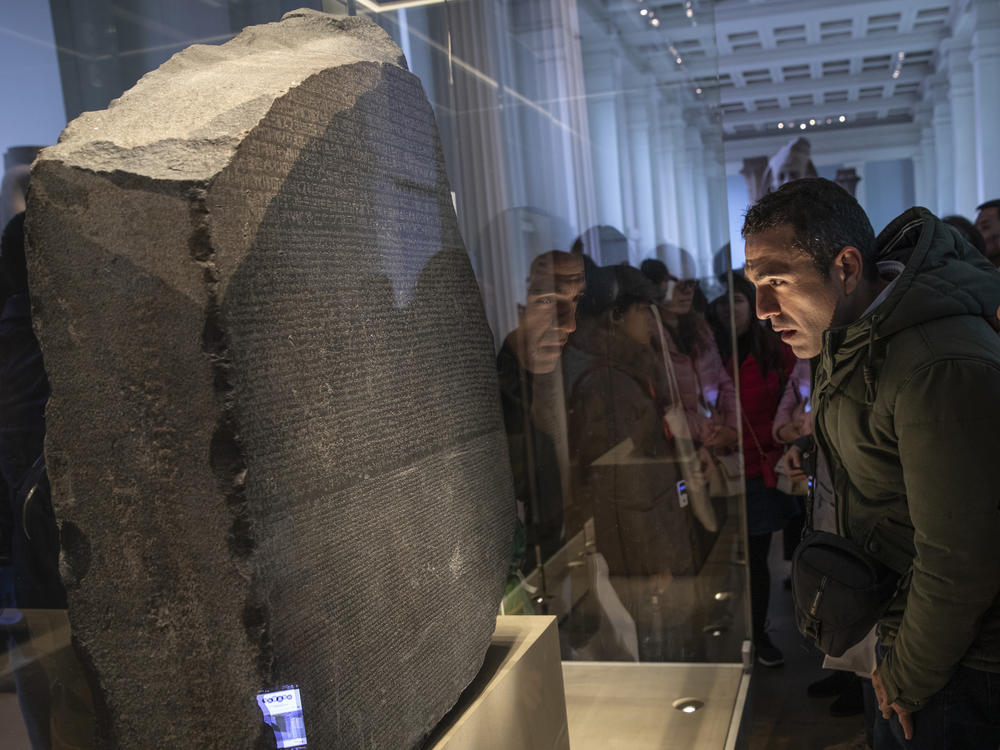 The petition calling for the return of the ancient Egyptian works states, 