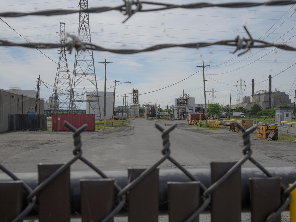 OxyChem's Niagara Falls facility is the longest-standing asbestos-reliant chlorine plant in America.