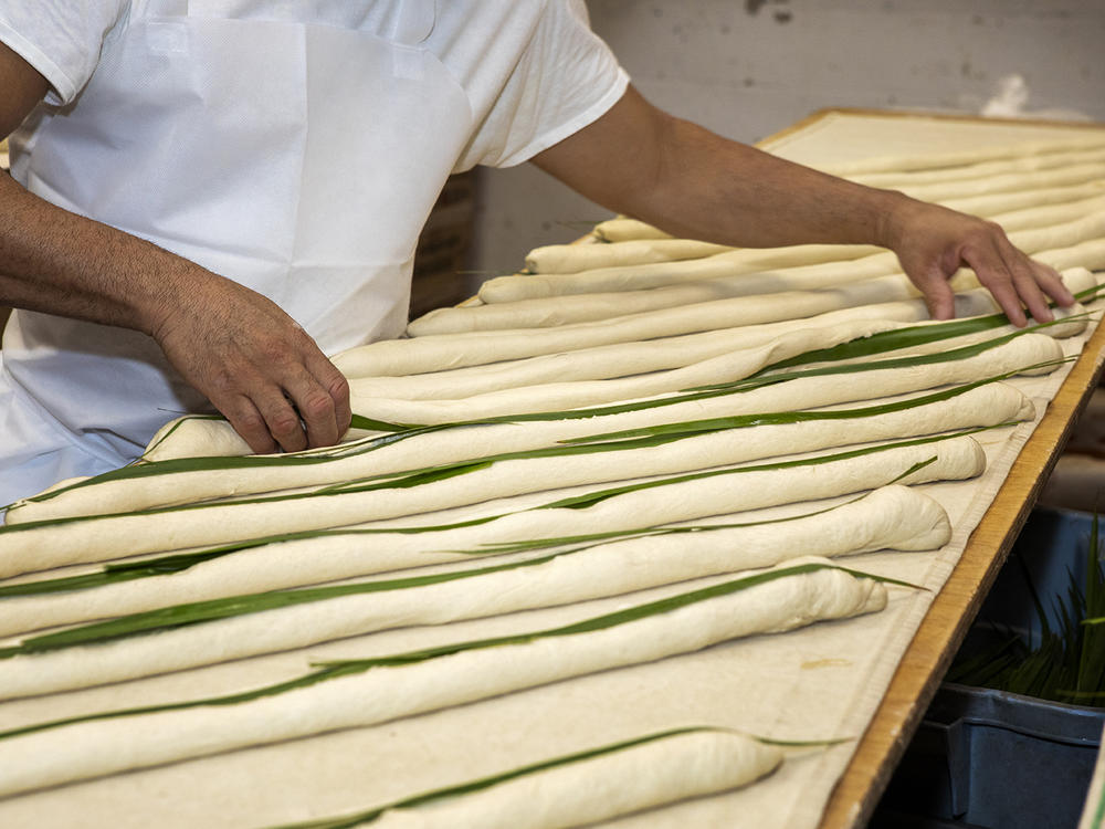 Palmetto leaves crown the loaves at La Segunda Central Bakery in Tampa, which has been in business for more than a century.