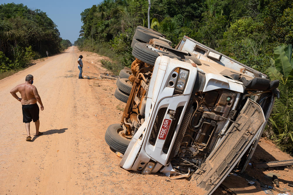 An overturned truck on highway BR-319 on Sept. 25.