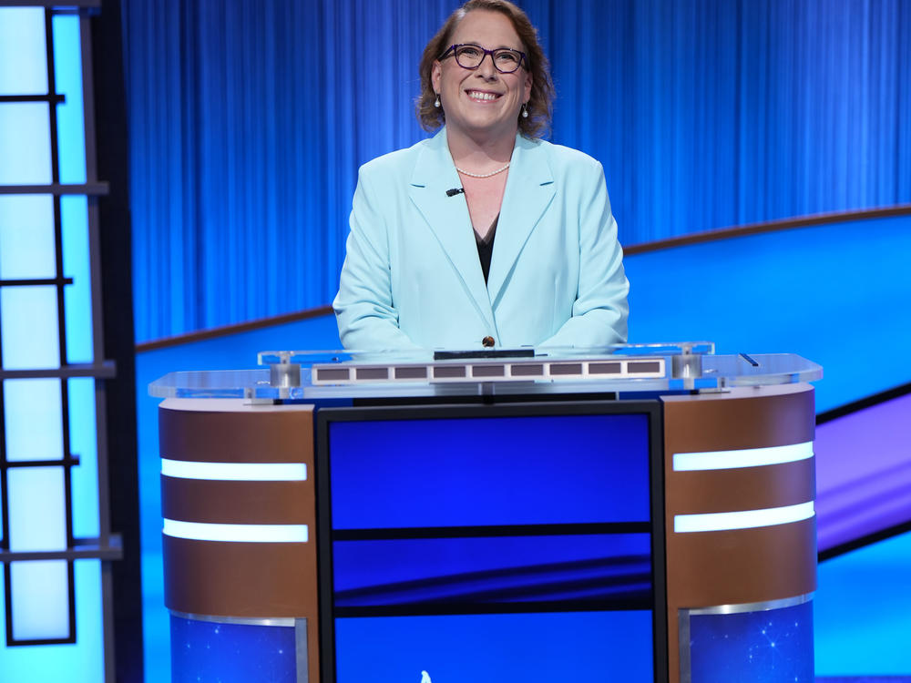 Amy Schneider won a total $1,382,800 during her streak.