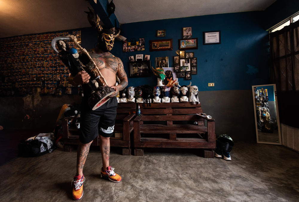 Paris says his faith in Santa Muerte began when he was able to overcome problems with alcohol and family thanks to his offerings and prayers to the Saint.