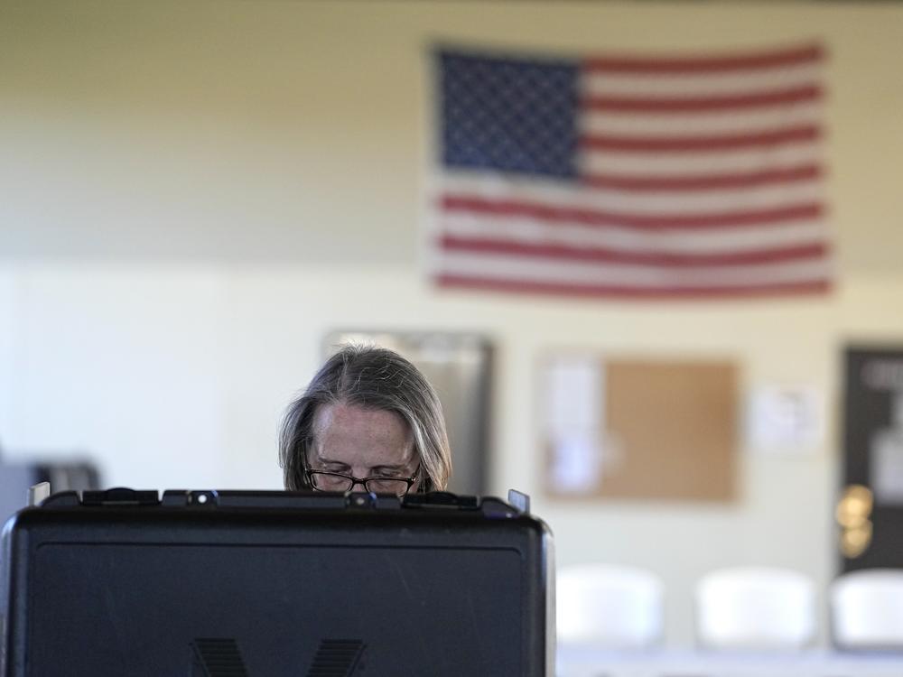 A voter cast her vote at the Lake County Fairgrounds on Nov. 8 in Crown Point, Ind.