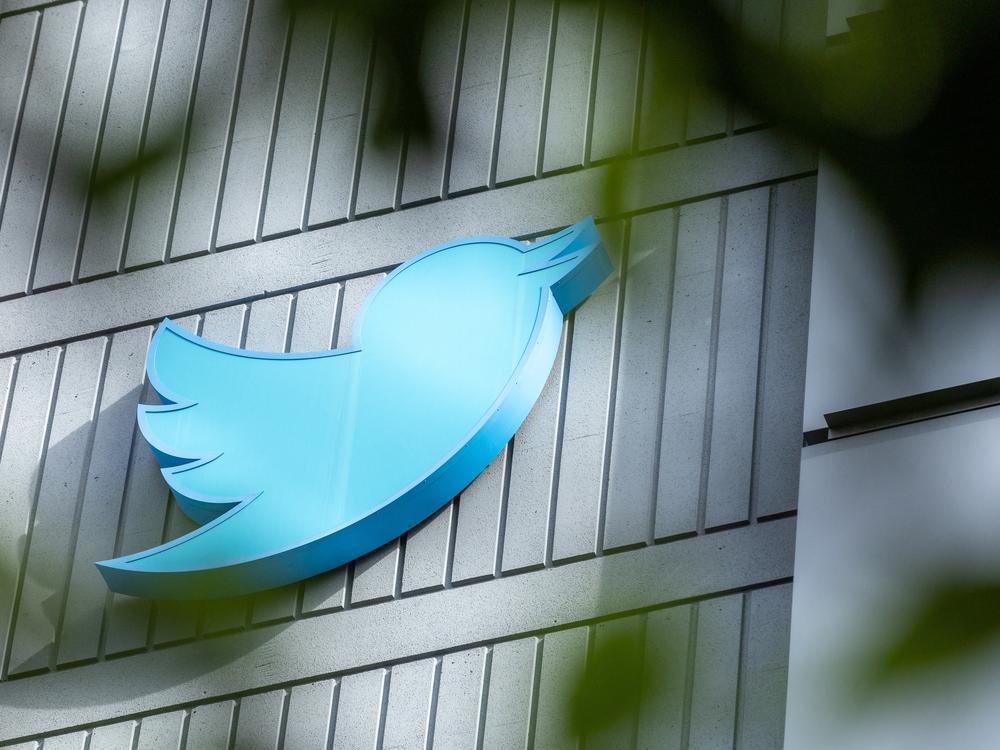 Half of Twitter's top 100 advertisers appear to no longer be advertising on the website.