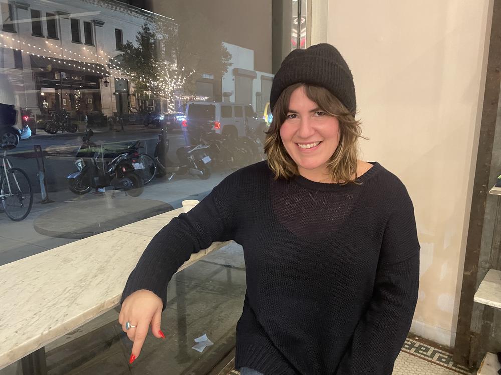 Jamie Feldman, 33, found herself drowning in credit card debt and decided to try a radical idea: only spending cash.