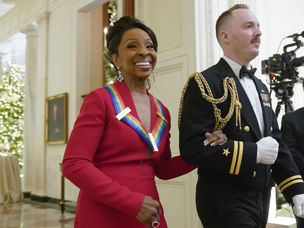 Gladys Knight arrives to attend the Kennedy Center honorees reception at the White House in Washington, Sunday, Dec. 4, 2022.